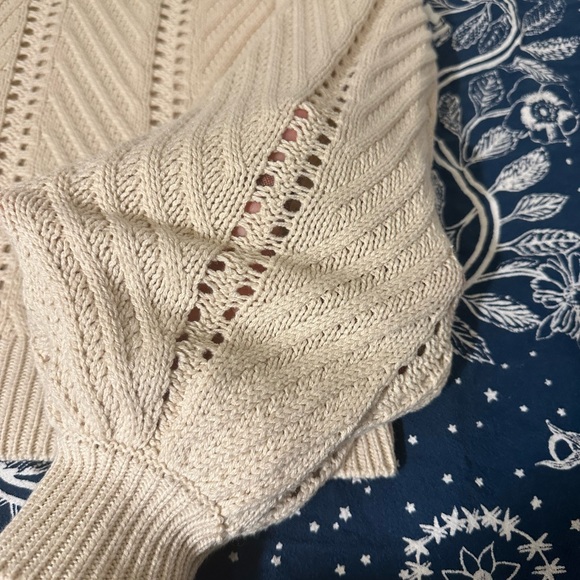Mock neck sweater - Picture 9 of 13